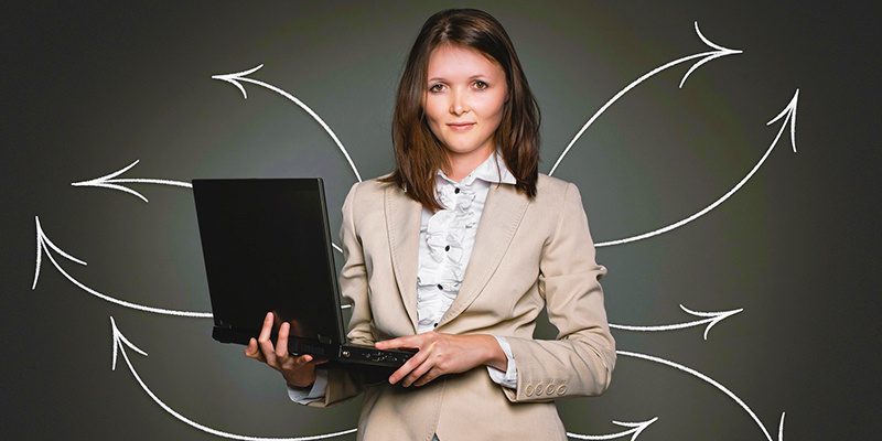 laptop-pfeile-jung-frau