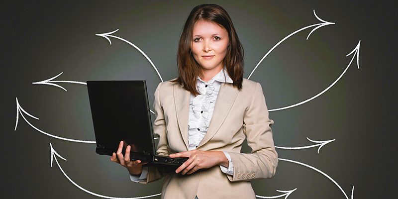 laptop-pfeile-jung-frau