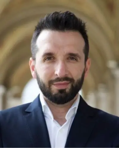 Oguzhan Köse, Kösche